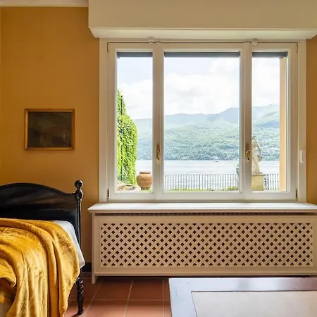 Lakefront 1800s Private Dock, Art Luxury فيلة