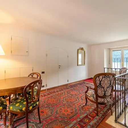 Villa Lakefront 1800s Private Dock, Art Luxury