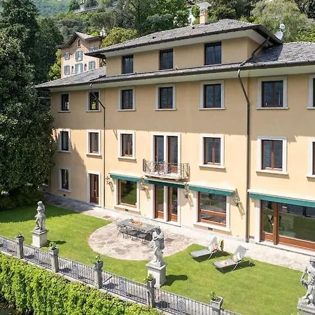 Villa Lakefront 1800s Private Dock, Art Luxury *