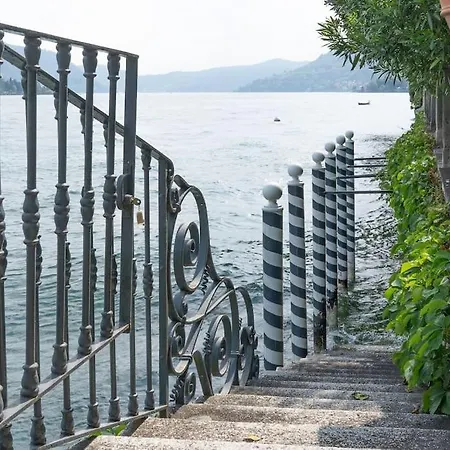 Lakefront 1800s Private Dock, Art Luxury Villa