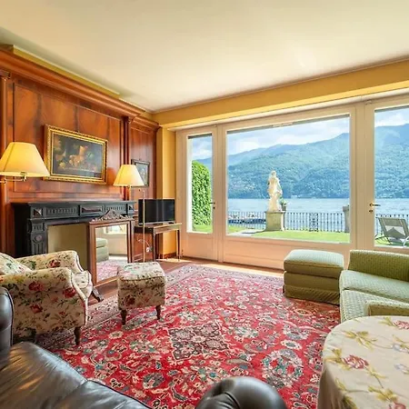 Lakefront 1800s Private Dock, Art Luxury