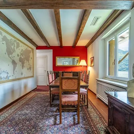 Villa Lakefront 1800s Private Dock, Art Luxury