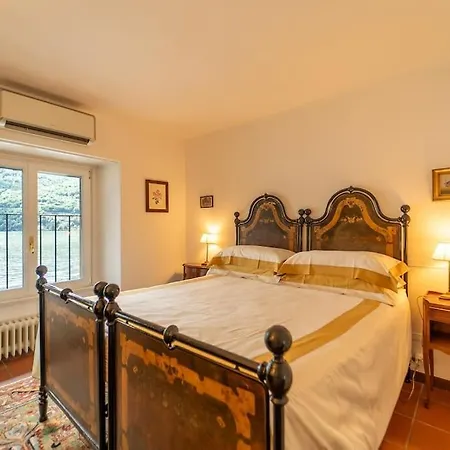 Villa Lakefront 1800s Private Dock, Art Luxury *